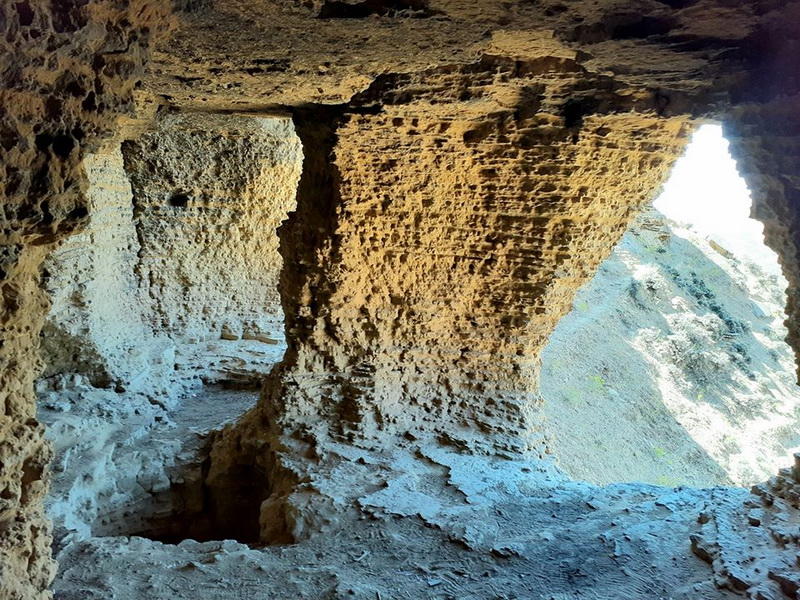 Удивительный Азербайджан: Пещерный город в Гобустане