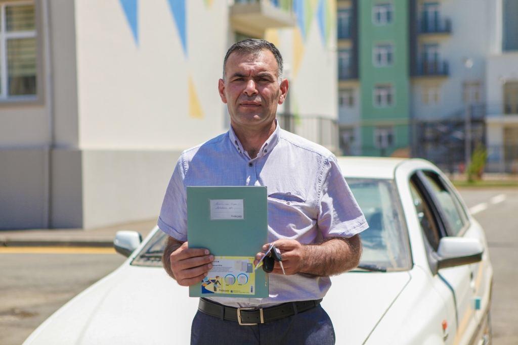 Семьям шехидов и инвалидам Карабахской войны дали квартиры и автомобили