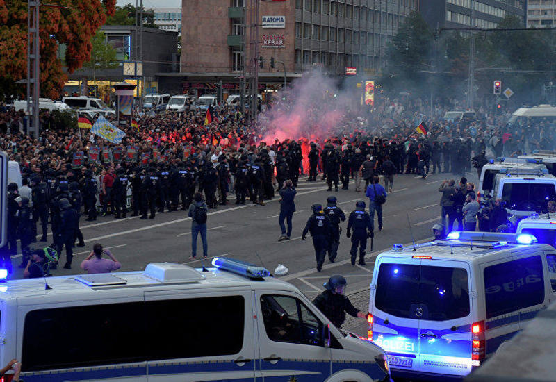 Беспорядки в Германии, полиция применила газ