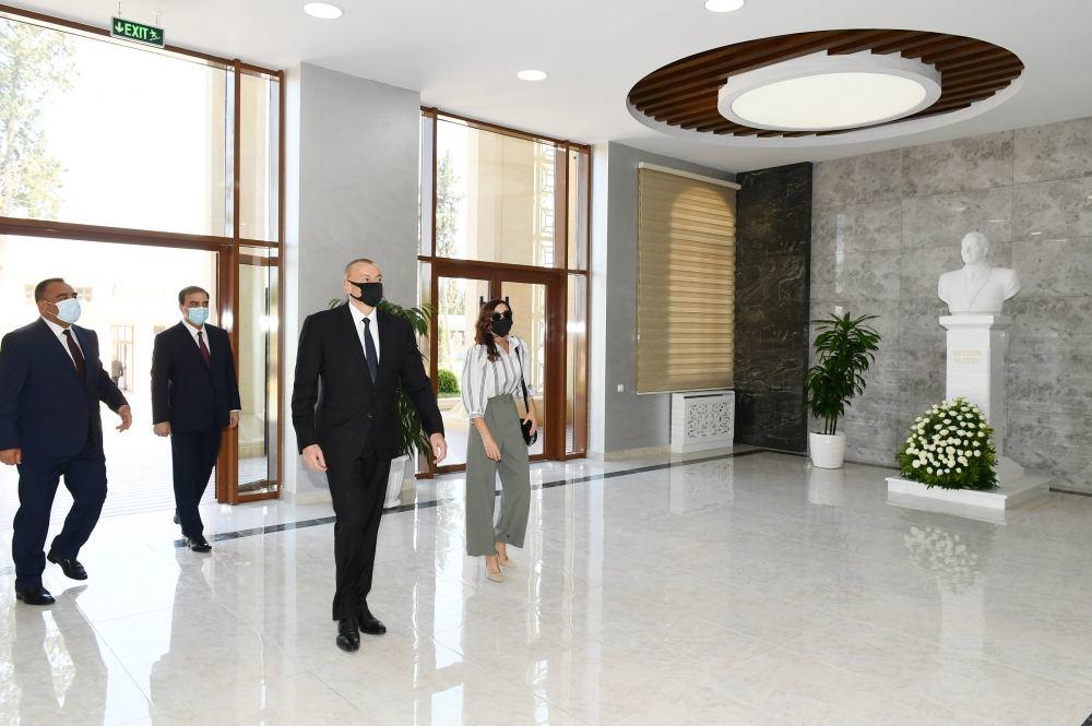 Президент Ильхам Алиев и Первая леди Мехрибан Алиева приняли участие в открытии нового учебного корпуса Азербайджанского государственного аграрного университета