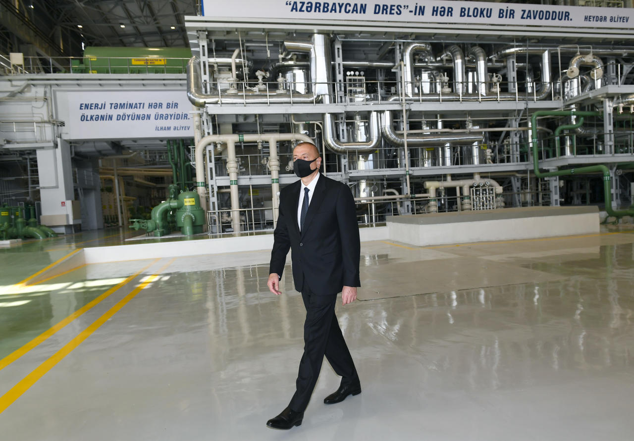 Президент Ильхам Алиев принял участие в церемонии сдачи в эксплуатацию ТЭС "Азербайджан" после капитальной реконструкции в Мингячевире