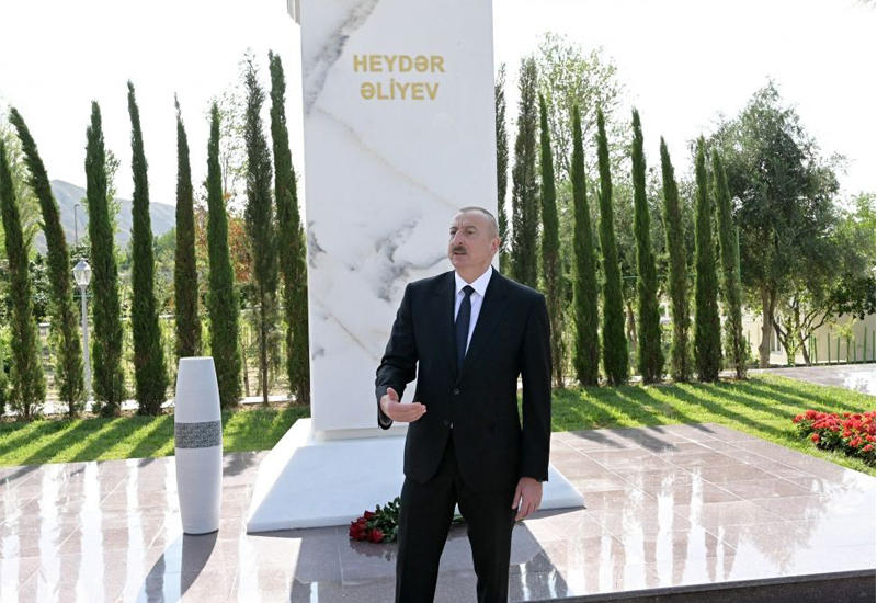 Президент Ильхам Алиев: Именно благодаря деятельности Гейдара Алиева Азербайджан смог выстоять в тяжелые годы, в первые годы независимости