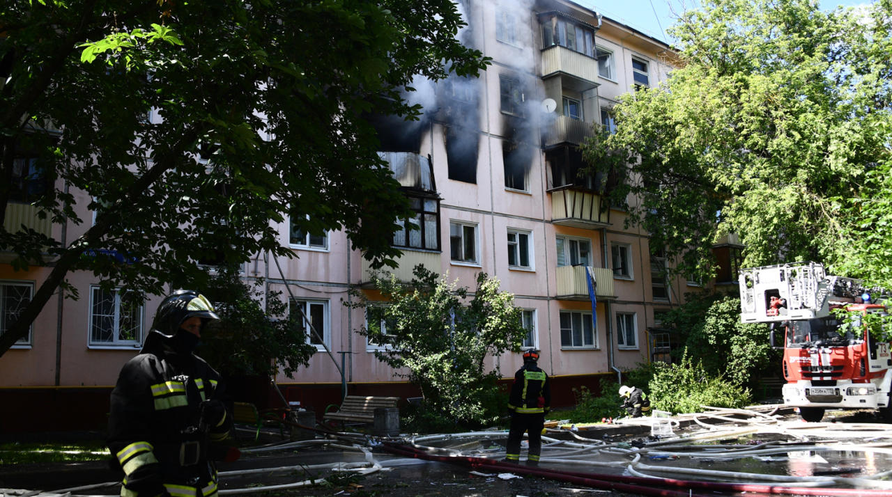 Кадры четырех сгоревших квартир после взрыва газа в Москве