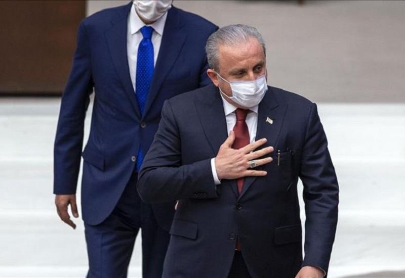 Мустафа Шентоп переизбран председателем парламента Турции