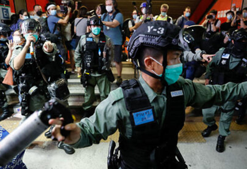 Полиции Гонконга разрешили проводить обыски без ордера