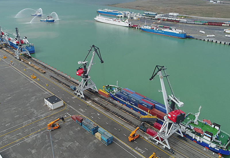 Бакинский порт планирует увеличить грузооборот в 2021 году
