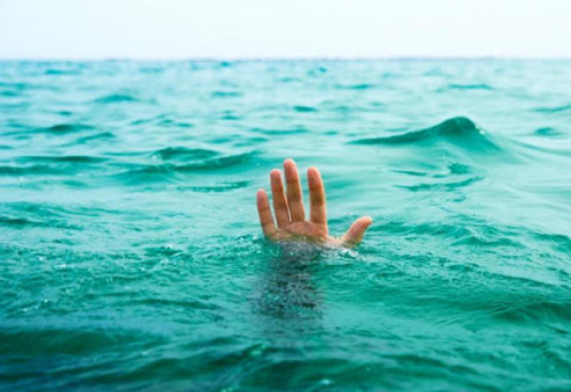 Одиннадцать человек утонули при попытке спасти ребенка