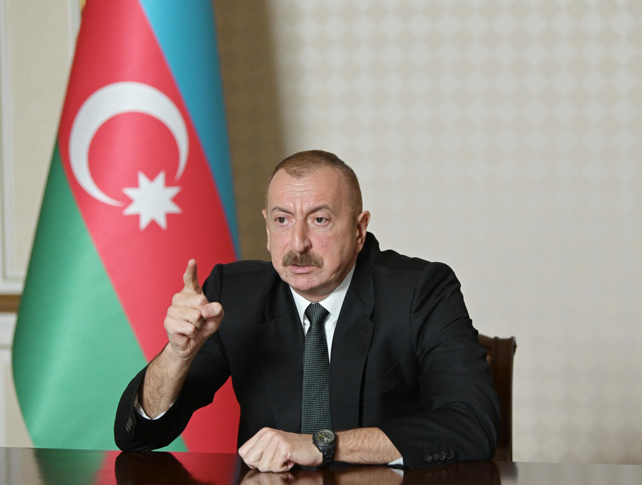 Под председательством Президента Ильхама Алиева состоялось заседание Кабинета Министров, посвященное итогам социально-экономического развития в первом полугодии 2020 года и предстоящим задачам