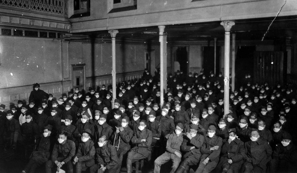 Какие маски носили 100 лет назад в пандемию испанки