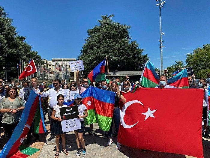 Свердловские эсеры перед выборами провели акцию протеста с помощью фотошопа