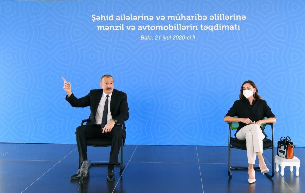 Президент Ильхам Алиев: Омерзительная группировка, называющая себя оппозицией, хочет, чтобы Азербайджан оказался беспомощным, бессильным, безоружным перед Арменией, как это было при них