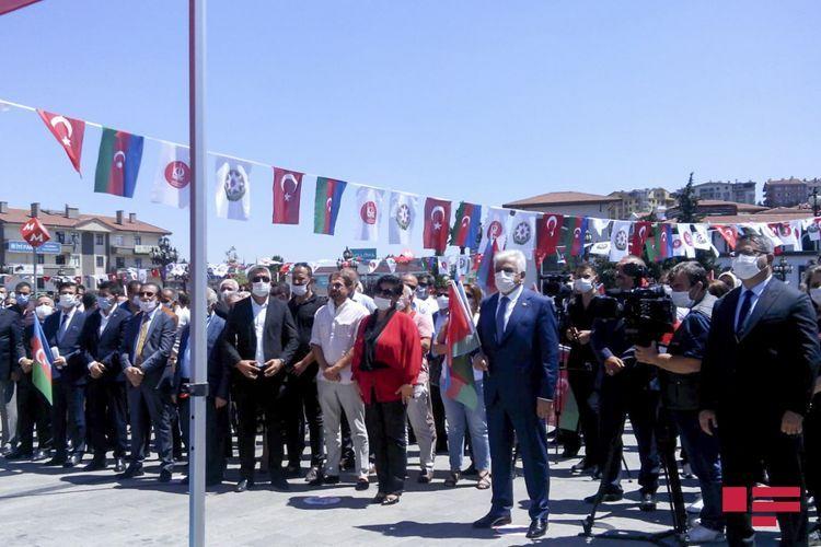 В Турции продолжаются акции в поддержку Азербайджана