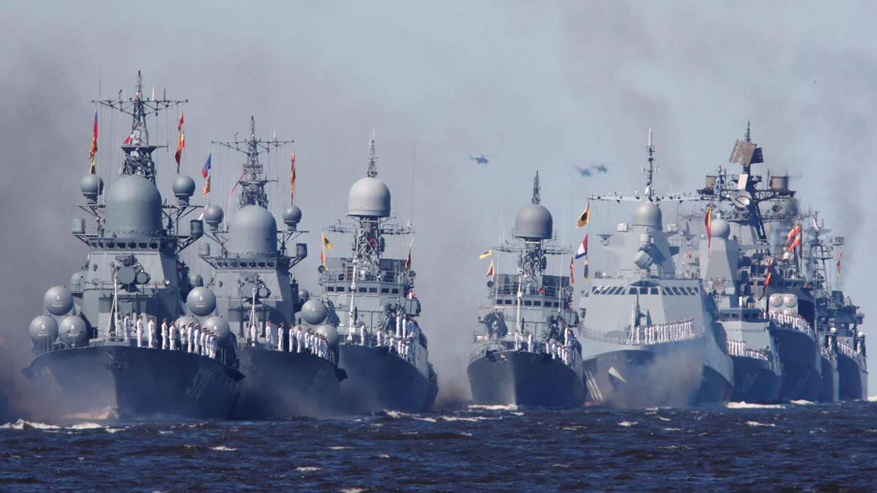 Как прошел главный парад в День ВМФ России