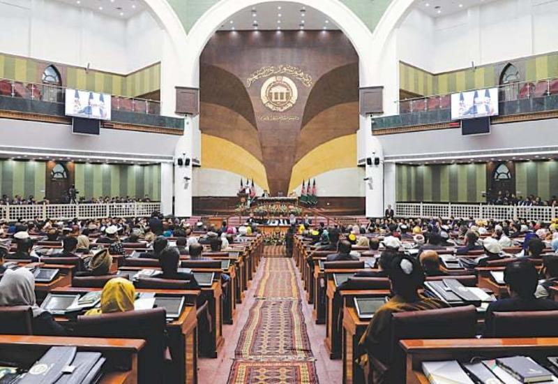 В парламенте Афганистана обсуждается вопрос освобождения талибов