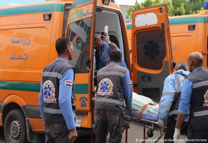 В Египте автобус упал в канал