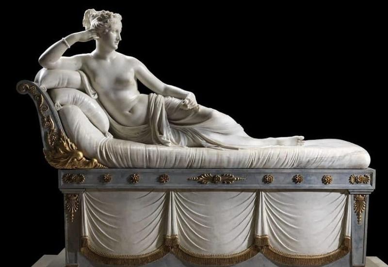 В итальянском музее турист повредил скульптуру XIX века, делая селфи