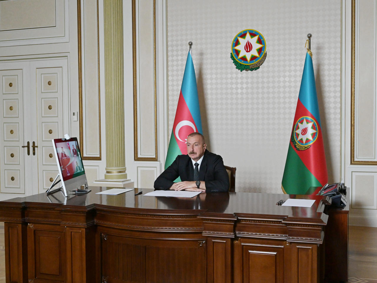 Президент Ильхам Алиев провел совещание в видеоформате в связи с проведенными мерами по борьбе с коронавирусом и социально-экономической ситуацией