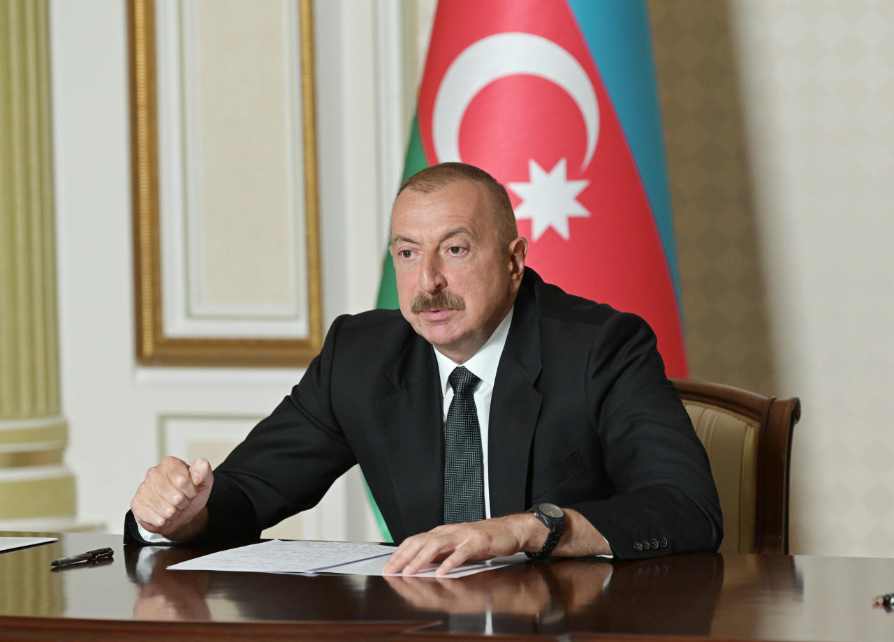 Президент Ильхам Алиев провел совещание в видеоформате в связи с проведенными мерами по борьбе с коронавирусом и социально-экономической ситуацией