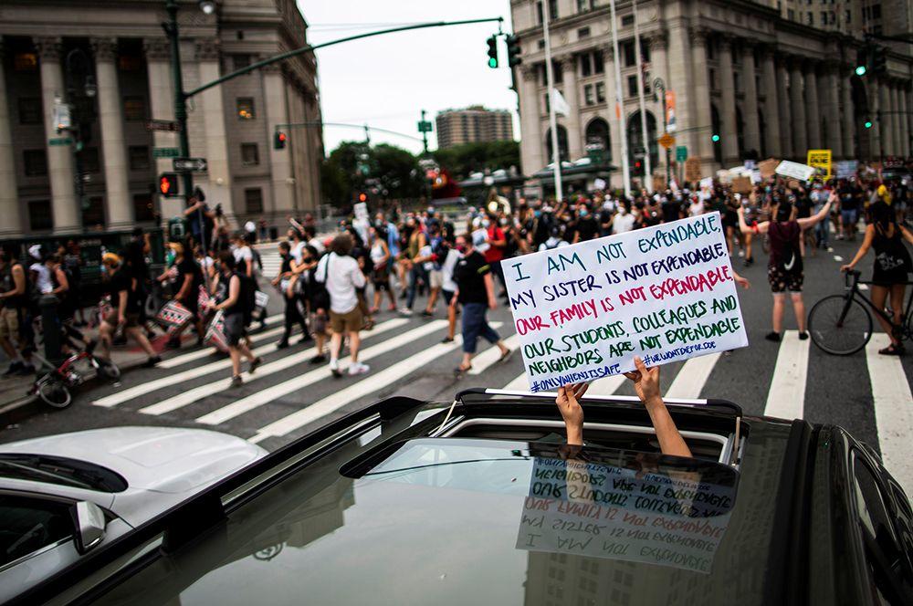В США протестуют против открытия школ