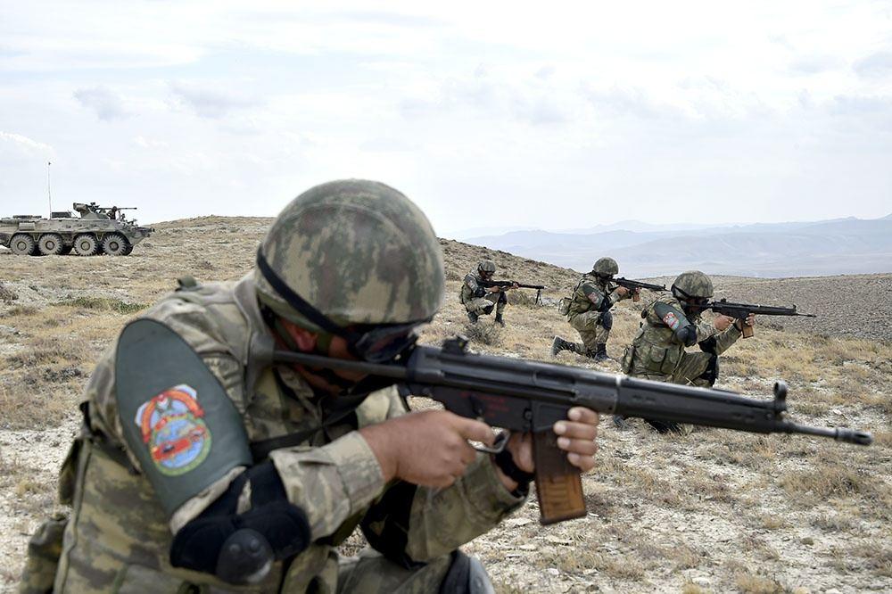 Азербайджанские и турецкие военнослужащие выполнили различные элементы совместных учений