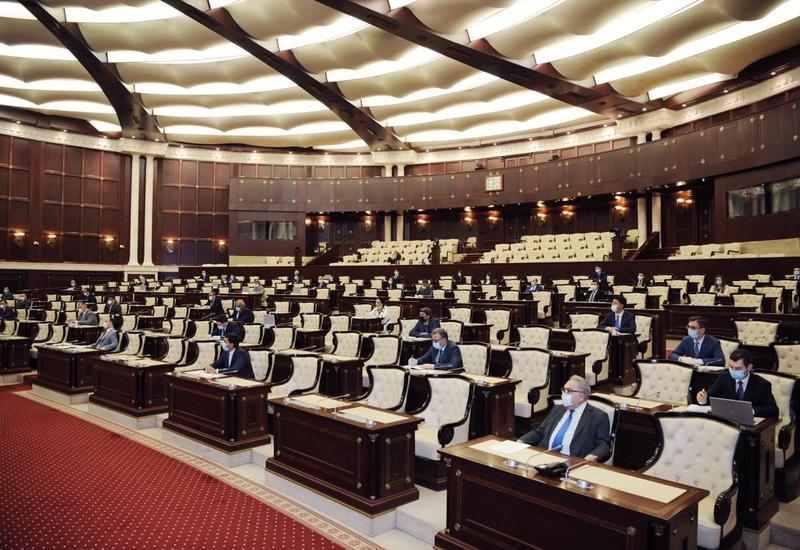 Сегодня азербайджанские депутаты обсудят 18 вопросов