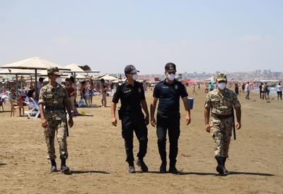 На бакинских пляжах усилили контроль за соблюдением карантинных мер - ПРАВИЛА - ФОТО
