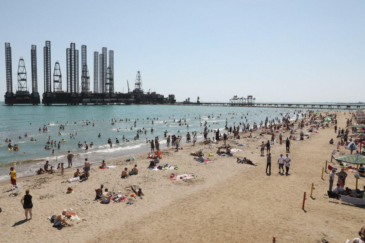 Гражданам следует ходить на менее людные пляжи, чтобы избежать увеличения риска заражения коронавирусом
