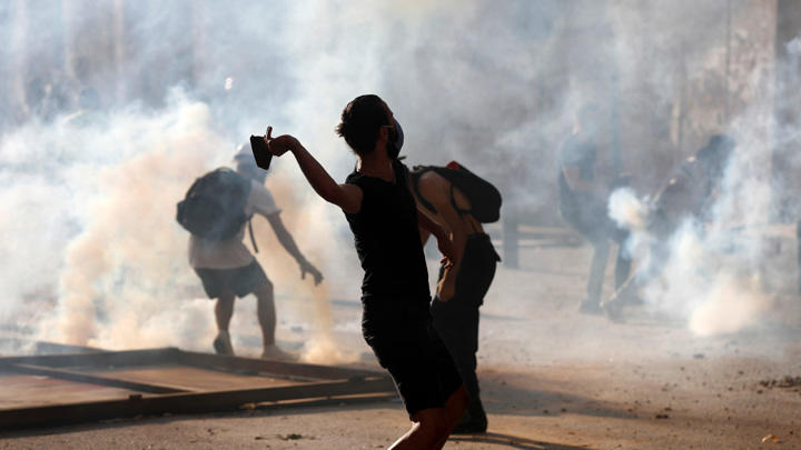В столице Ливана произошли столкновения между протестующими и силовиками