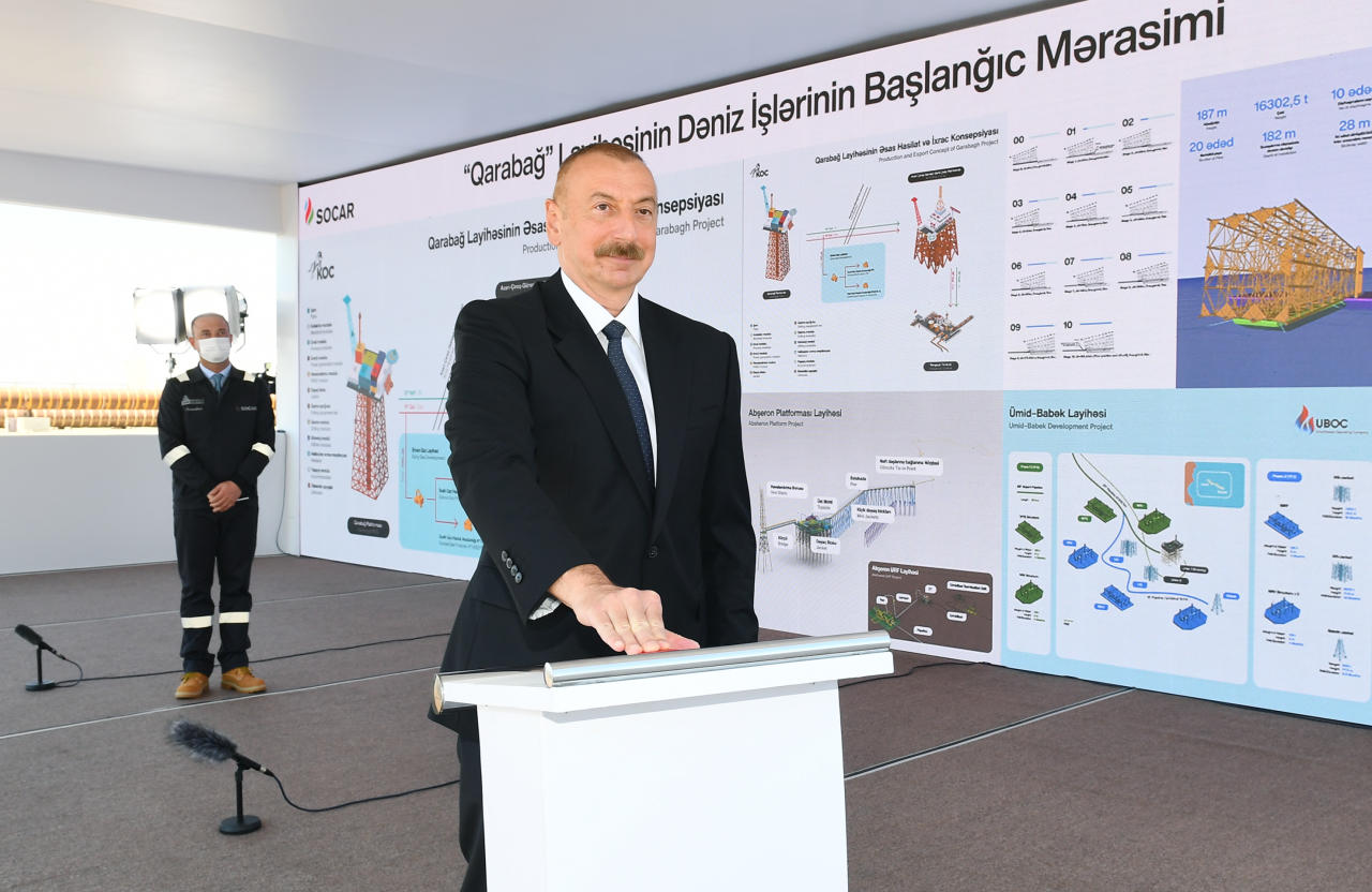 Президент Ильхам Алиев принял участие в церемонии отправки в море опорного блока месторождения «Карабах»