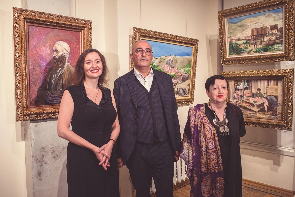 В Москве открылась выставка картин бакинского художника