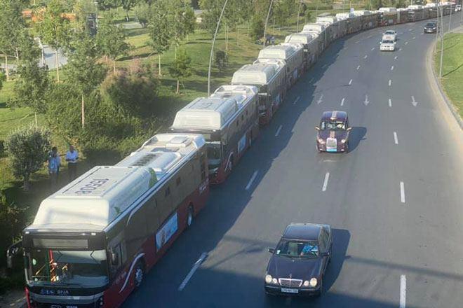 В Баку открываются дополнительные автобусные маршруты