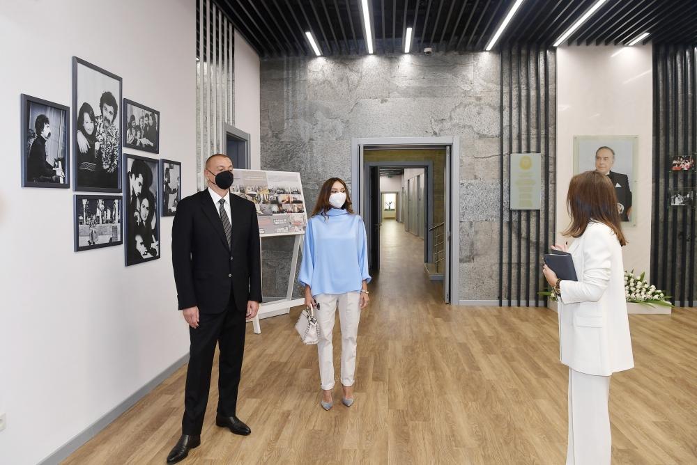 Президент Ильхам Алиев и Первая леди Мехрибан Алиева приняли участие в открытии после капитального ремонта Детской школы искусств в Баку