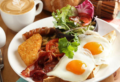 Диетолог Тихомирова — завтракайте или не завтракайте? Мнение врача Гуреевой Диетолог Тихомирова: завтракать или не завтракать? Мнение врача Гуреевой