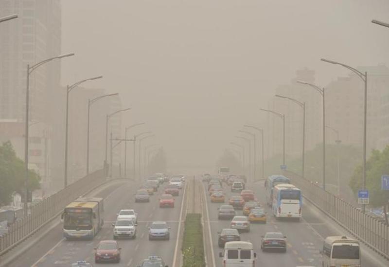 О причинах пыльной погоды в Баку
