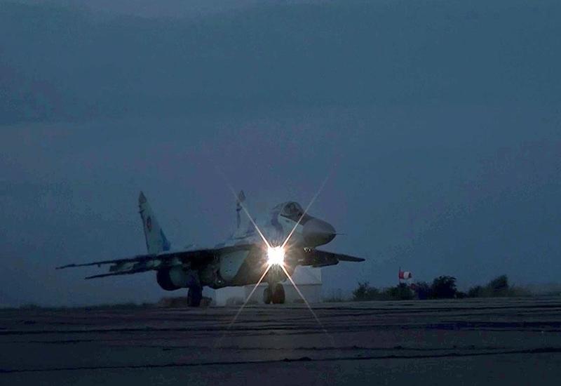 Азербайджанская авиация отрабатывает ночные бои
