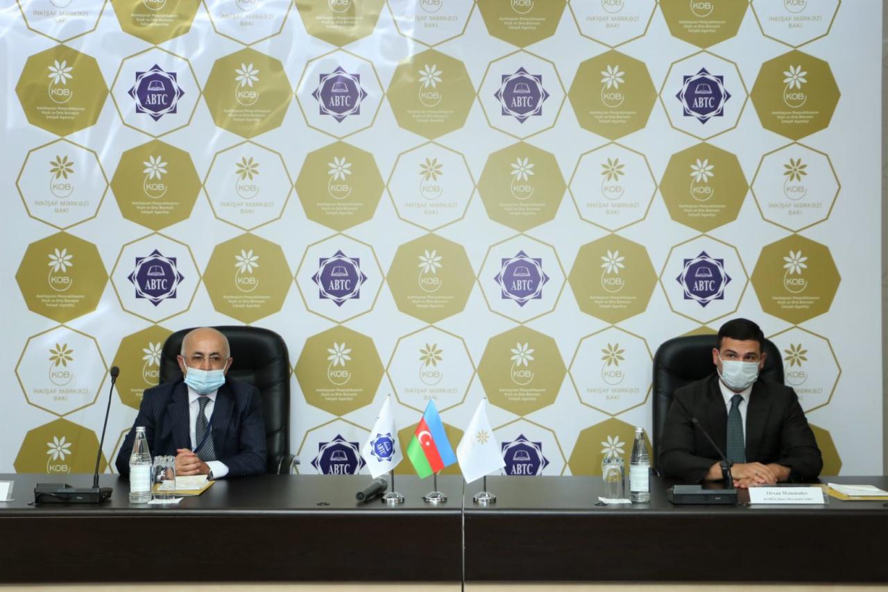 В Баку и Сумгайыте открылись Центры развития МСБ
