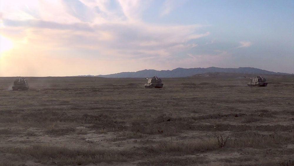 Азербайджанская армия выполнила боевые стрельбы из самоходных гаубиц «Мста-С»