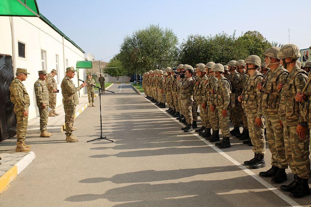 Камран Алиев и Ханлар Велиев посетили воинские части в прифронтовой зоне