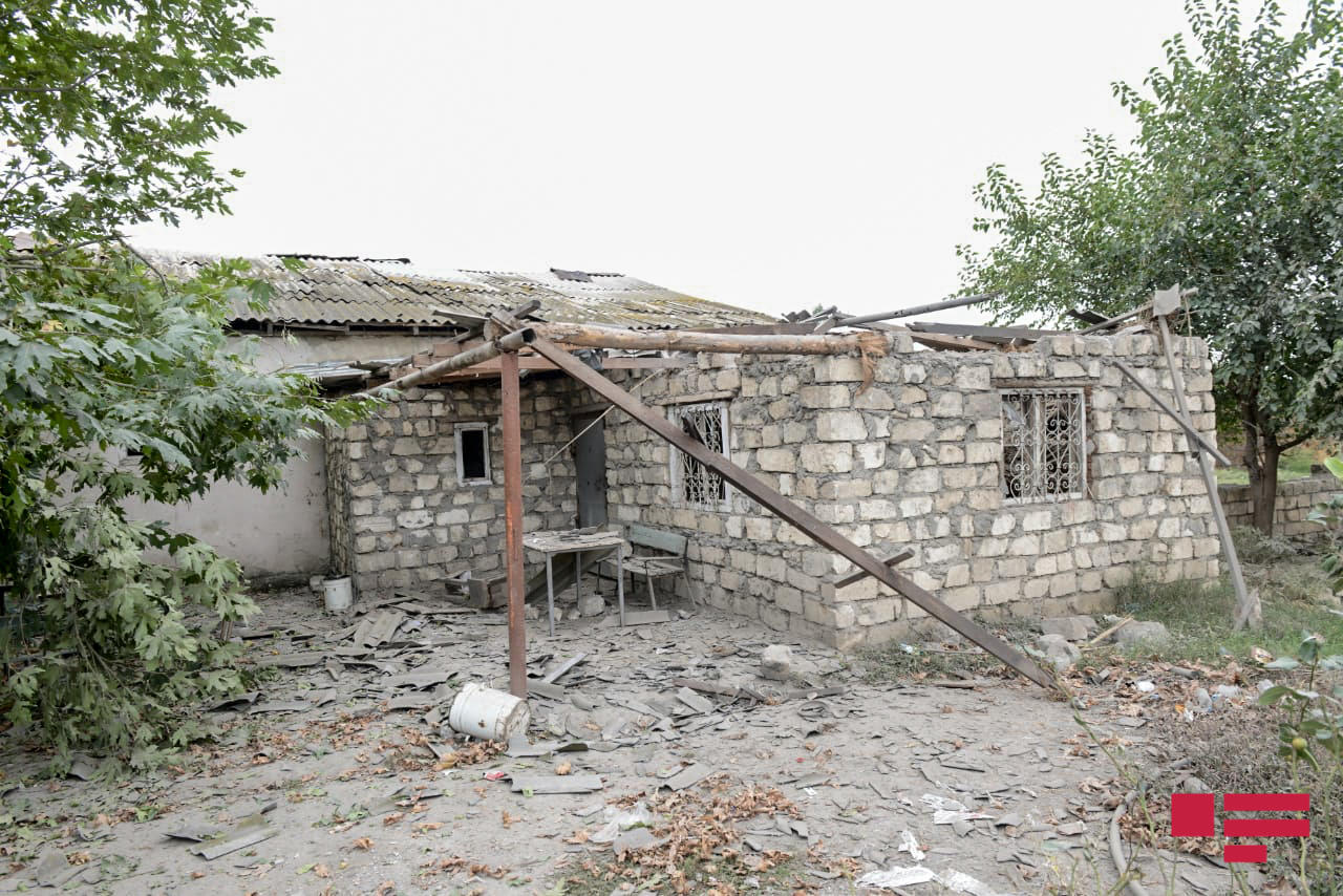 Последствия армянского артобстрела населенных пунктов и гражданских объектов Азербайджана