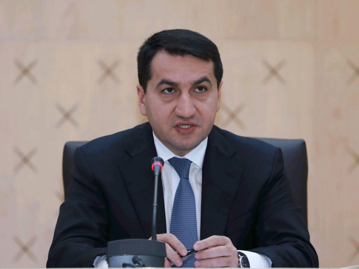 Хикмет Гаджиев: Руководители дипломатических представительств Азербайджана за рубежом должны воздержаться от самовольных заявлений, противоречащих официальной позиции страны