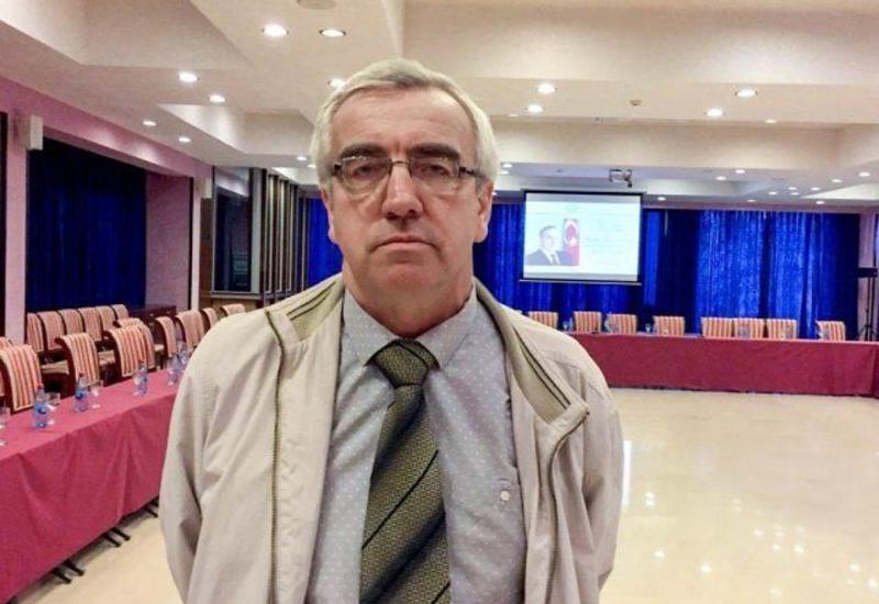 Замглавы Русской общины Юрий Зенин: "Азербайджанский флаг ...