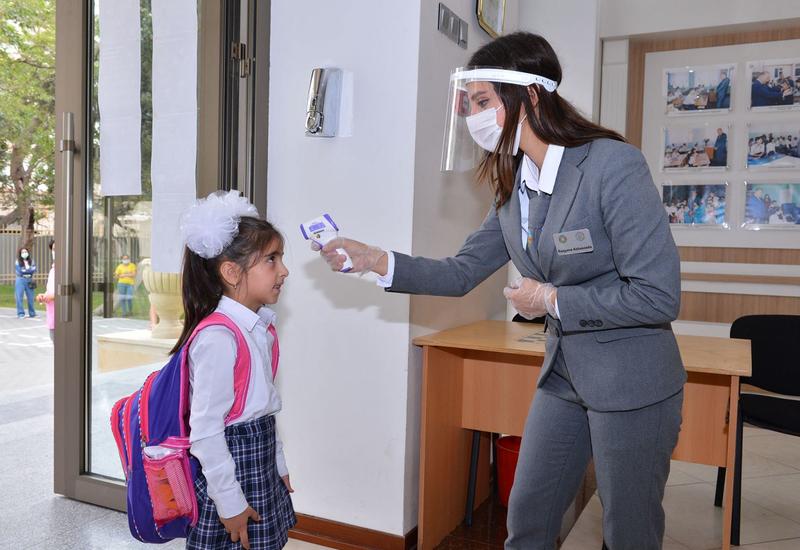 В Азербайджане коронавирусом заразился 21 школьник