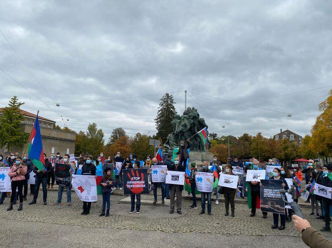 В Швейцарии прошла акция протеста против ракетного обстрела Гянджи