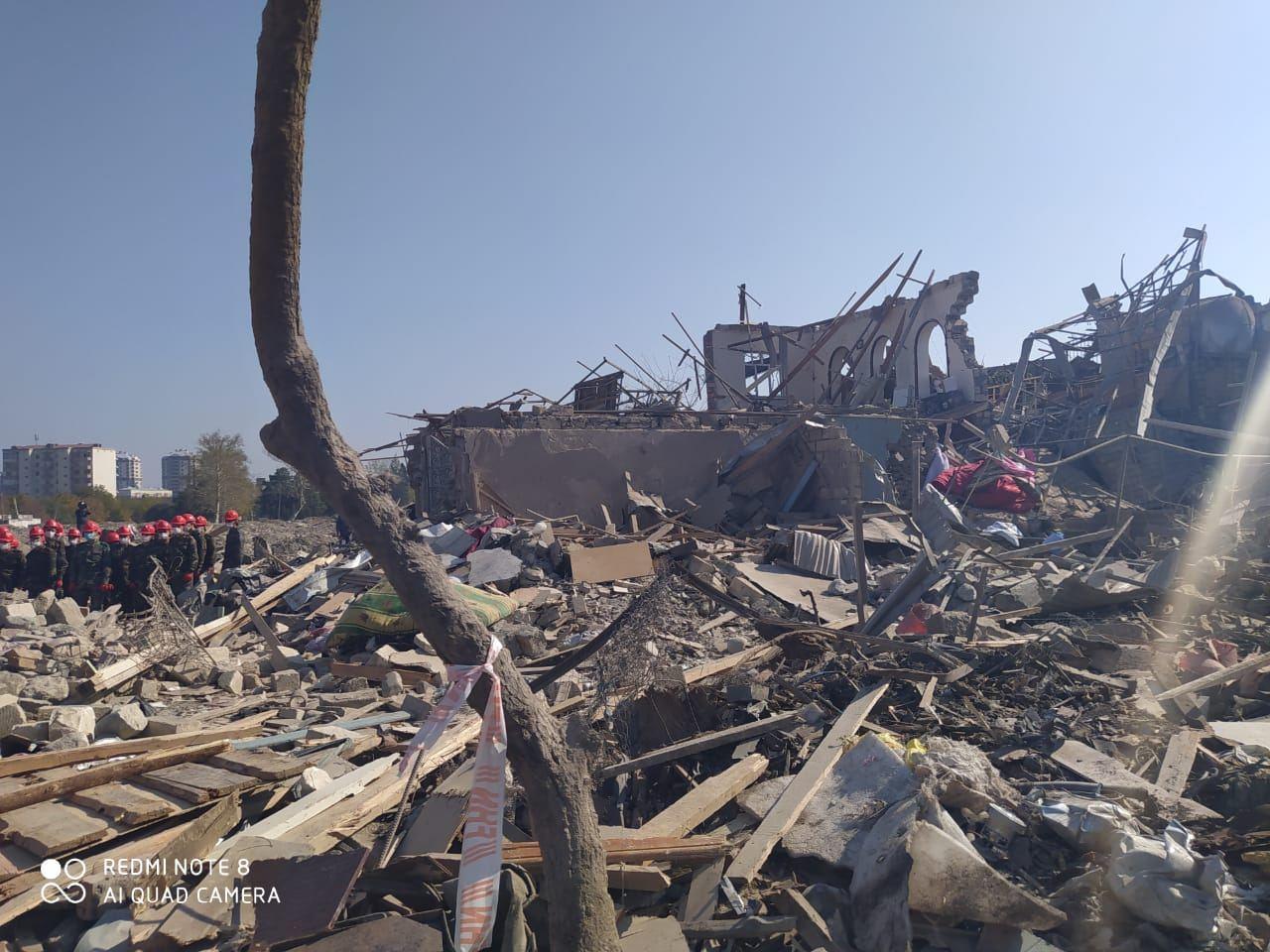 20 домов полностью разрушено из-за ракетного обстрела Гянджи