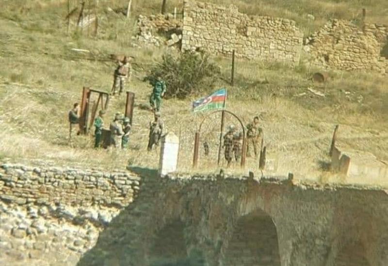 Azərbaycan bayrağı Xudafərində