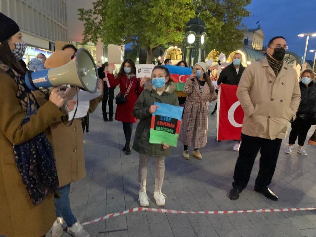 Hannover azərbaycanlıları Gəncə terrorunda həlak olanların xatirəsini yad edib