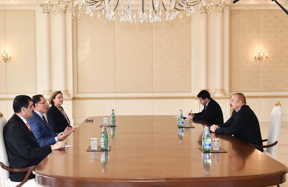 Президент Ильхам Алиев принял главного омбудсмена Турции