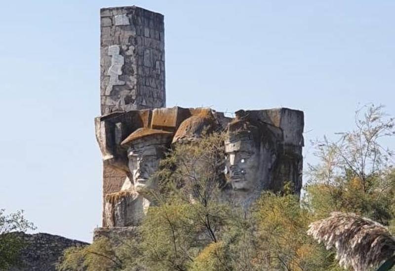 Армяне разрушили памятник героям Великой Отечественной войны