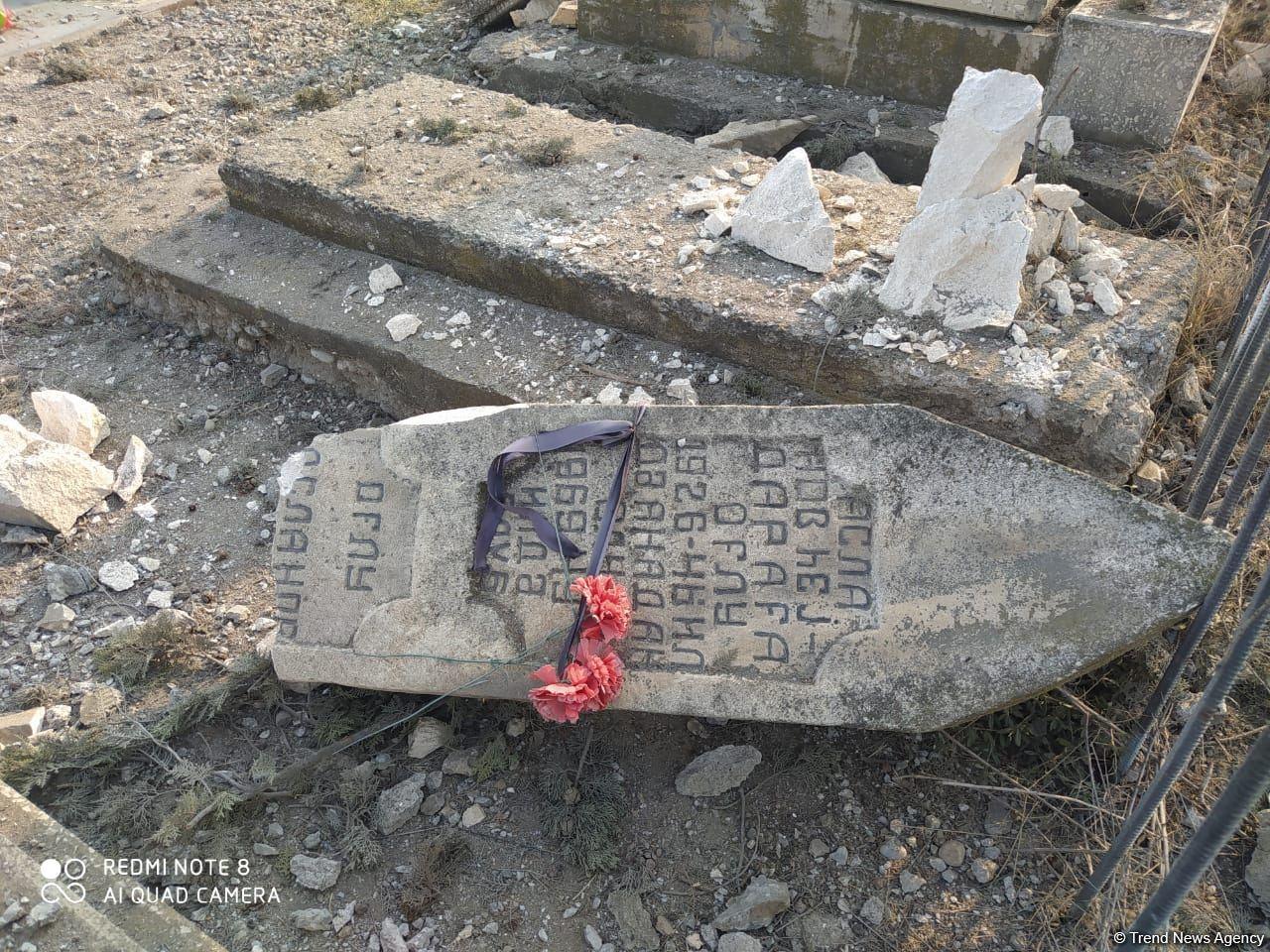 Армяне выпустили более 20 ракет по кладбищу в Тертере