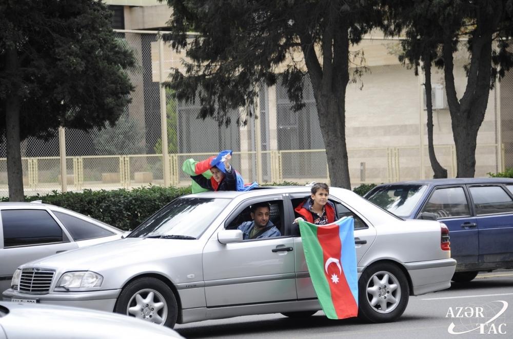 Не только взрослые, но и азербайджанские дети радуются победам из разных уголков мира